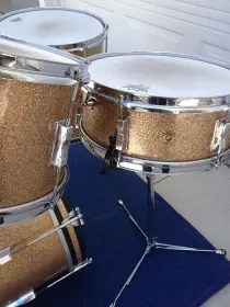 FOR SALE: Vintage 1965 Ludwig Club Date Set in Champagne Sparkle
