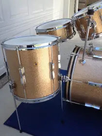 FOR SALE: Vintage 1965 Ludwig Club Date Set in Champagne Sparkle