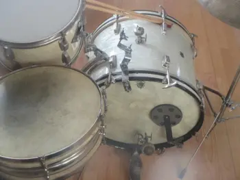 Can anyone help with identifying my WFL set?