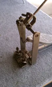 Help identify vintage bass drum pedal