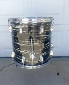 Ludwig b/o badge 16&quot; floor tom. Black oyster/Bowling Ball