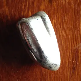 Can anyone identify these BD lugs?