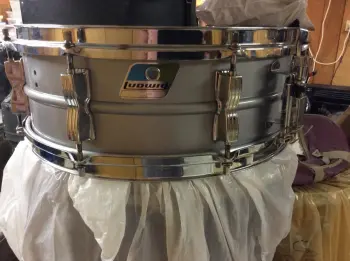 Round corner B/O Ludwig Acrolite