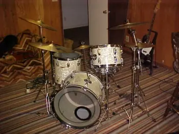 This is the Display Your Rogers Drums Thread