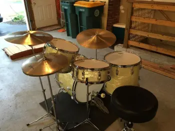 This is the Display Your Ludwig Drum Thread