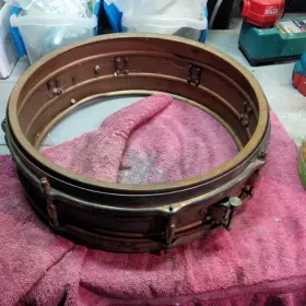 Need help to identify a snare drum