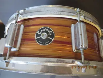 Looks Like a Gretsch....but it's not!