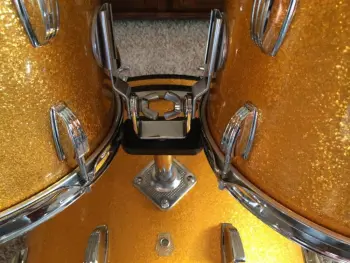 '64 Ludwig Hollywood kit in Sparkling Gold Pearl