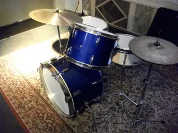 Need some help to identify this 60´s Japanese drum kit
