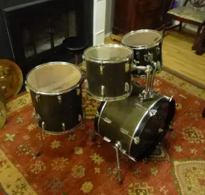 80's vintage mystery mount/lugs etc ?