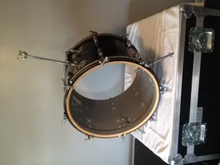 Thoughts on Rogers Holiday Cleveland Mardi Gras drums...