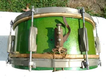 help with identifying this bass drum