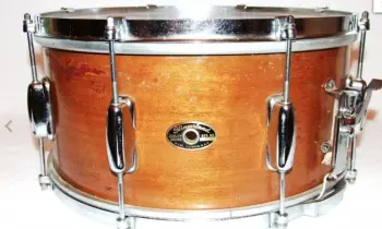 Help ID'ing this Shell Finish. Is it Maple or Mahogany.