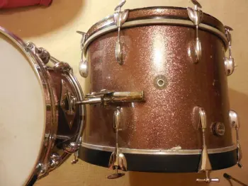 Burgundy Sparkles round badge Gretsch