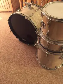 help ! identify my drums
