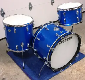 FOR SALE: Vintage 1970s Ludwig Blue Sparkle Classic 22/16/13 Set