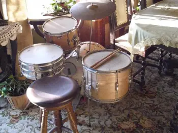 Anyone play a vintage drum with calfskin heads