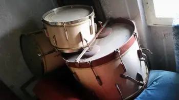 What can this old set be?