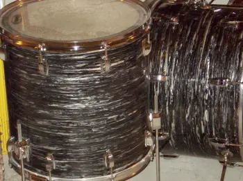 New &quot;60s&quot; Black Oyster Pearl Comparison