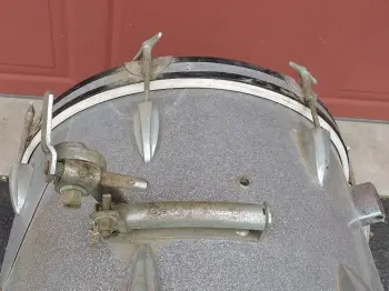 Vintage MIJ mystery lugs???