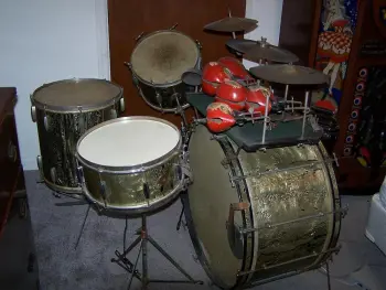 Slingerland Broadcaster ??