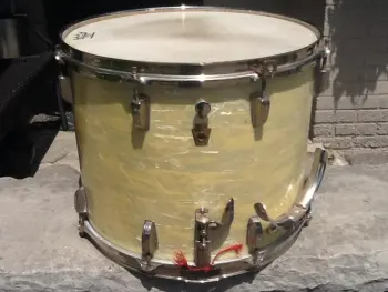 Picked up a few Vintage drums from an Estate ..gonna sell a few