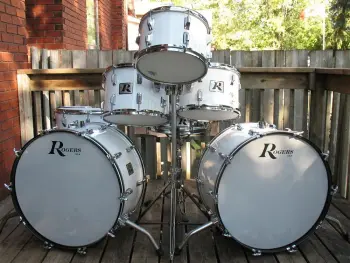 It's the &quot;show off your Rogers drums&quot; thread!