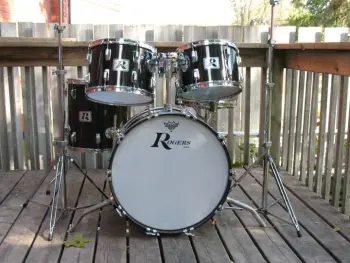 It's the &quot;show off your Rogers drums&quot; thread!