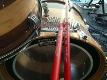 Vintage spring bass drum hoop stick holder