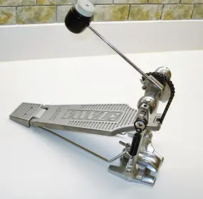 Vintage and strap vs. chain pedals