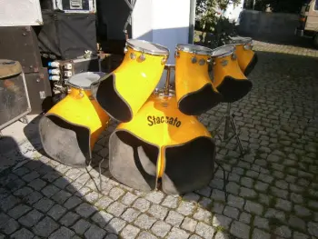 Staccato yellow drumkit