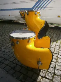 Staccato yellow drumkit