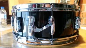 Pearl snare ID help...