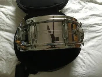 Slingerland Vent Badge Location on Snare?