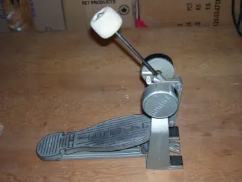 This is the Display Your Vintage Bass Pedal Thread