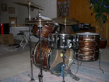 1960 MIJ Pearl (Help w/ id-ing wrap?)
