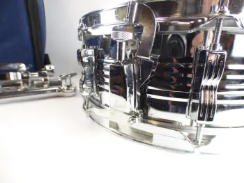 Is this snare made by Ludwig