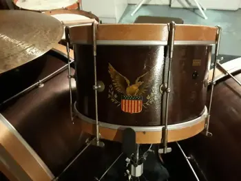 Double Tom stand using twin snare baskets