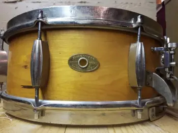 Please help me to identify the year and approx. value of Tama Imperialstars